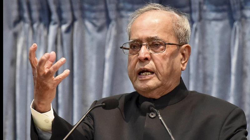 pranabmukherjeereturnsminimumwagesamendmentbilltodelhiassembly